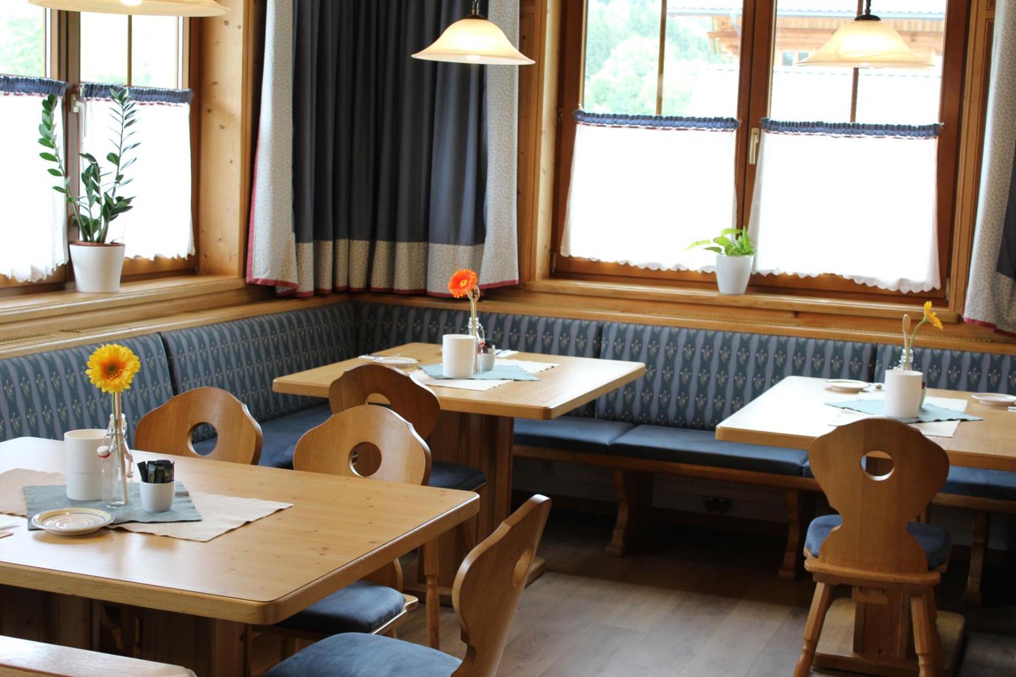 Holzerhof Aparthotel 3*